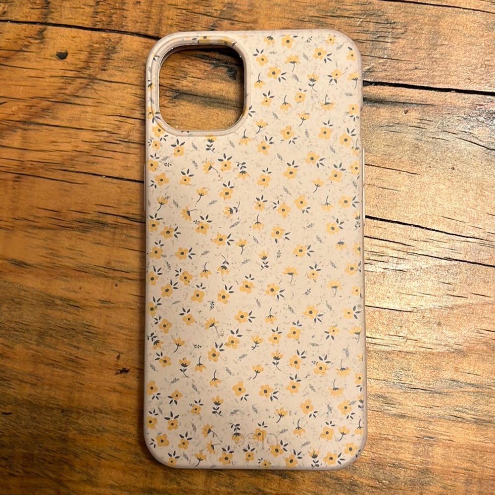 Pela Seashell Little Yellow Flowers iPhone 13 Case